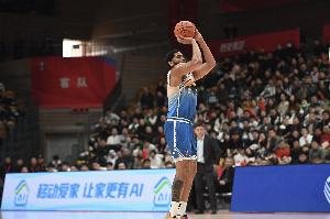手热得发烫！劳森首节5中5&三分3连中超高效拿下13分2板2助