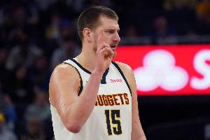 划水也送14助！约基奇生涯总助攻5943次 已超NBA历史99.2%的球员